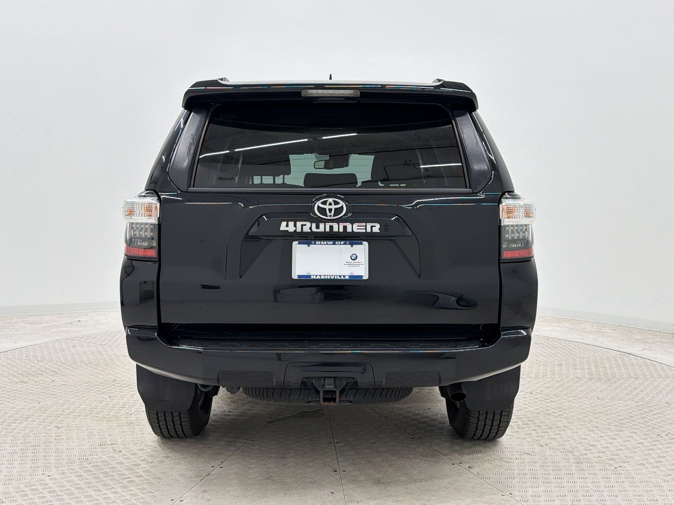 Used 2022 Toyota 4Runner SR5 AWD/4WD image 10