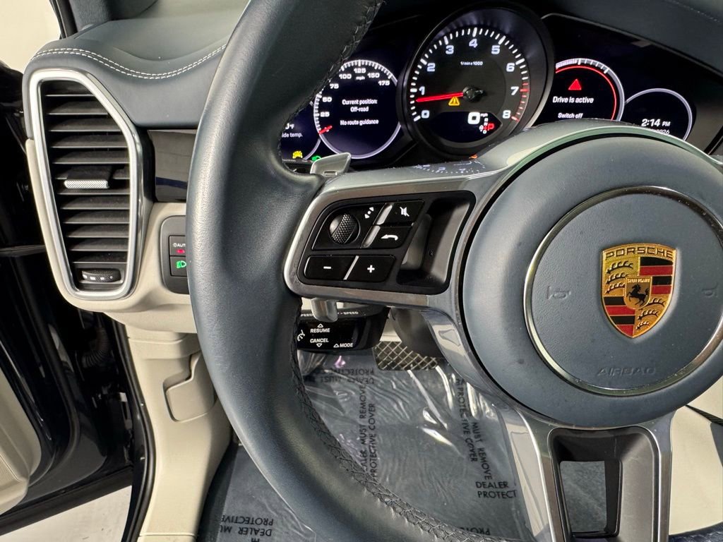 Used 2022 Porsche Cayenne AWD/4WD image 18
