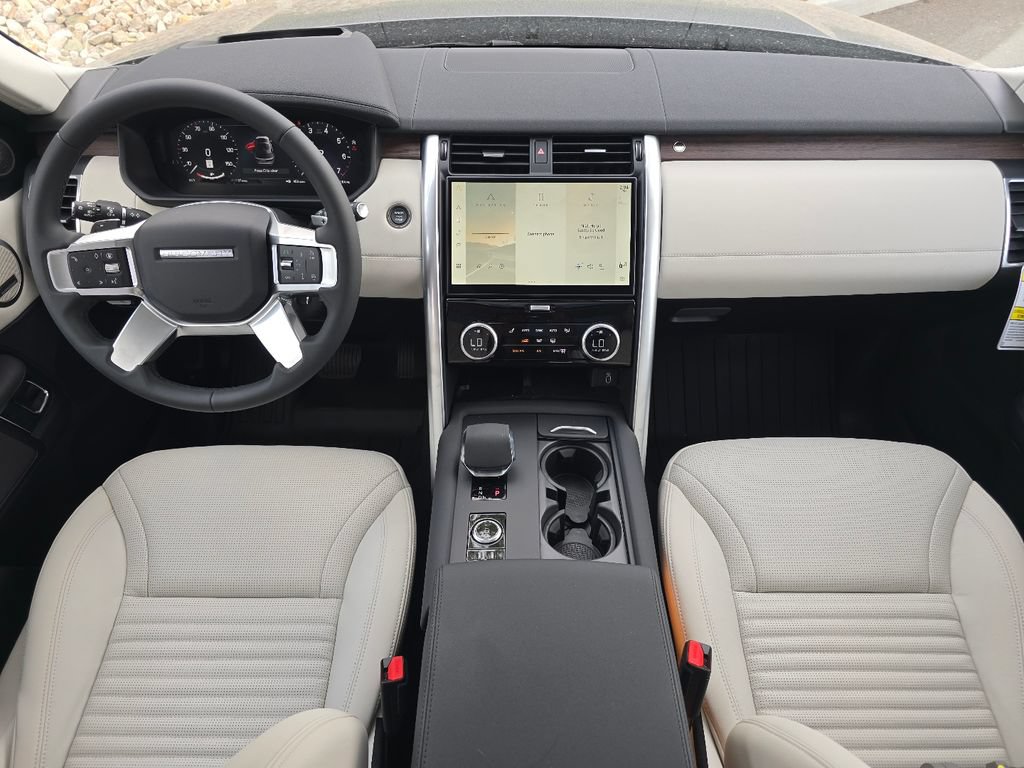 New 2026 Land Rover Discovery S AWD/4WD image 35
