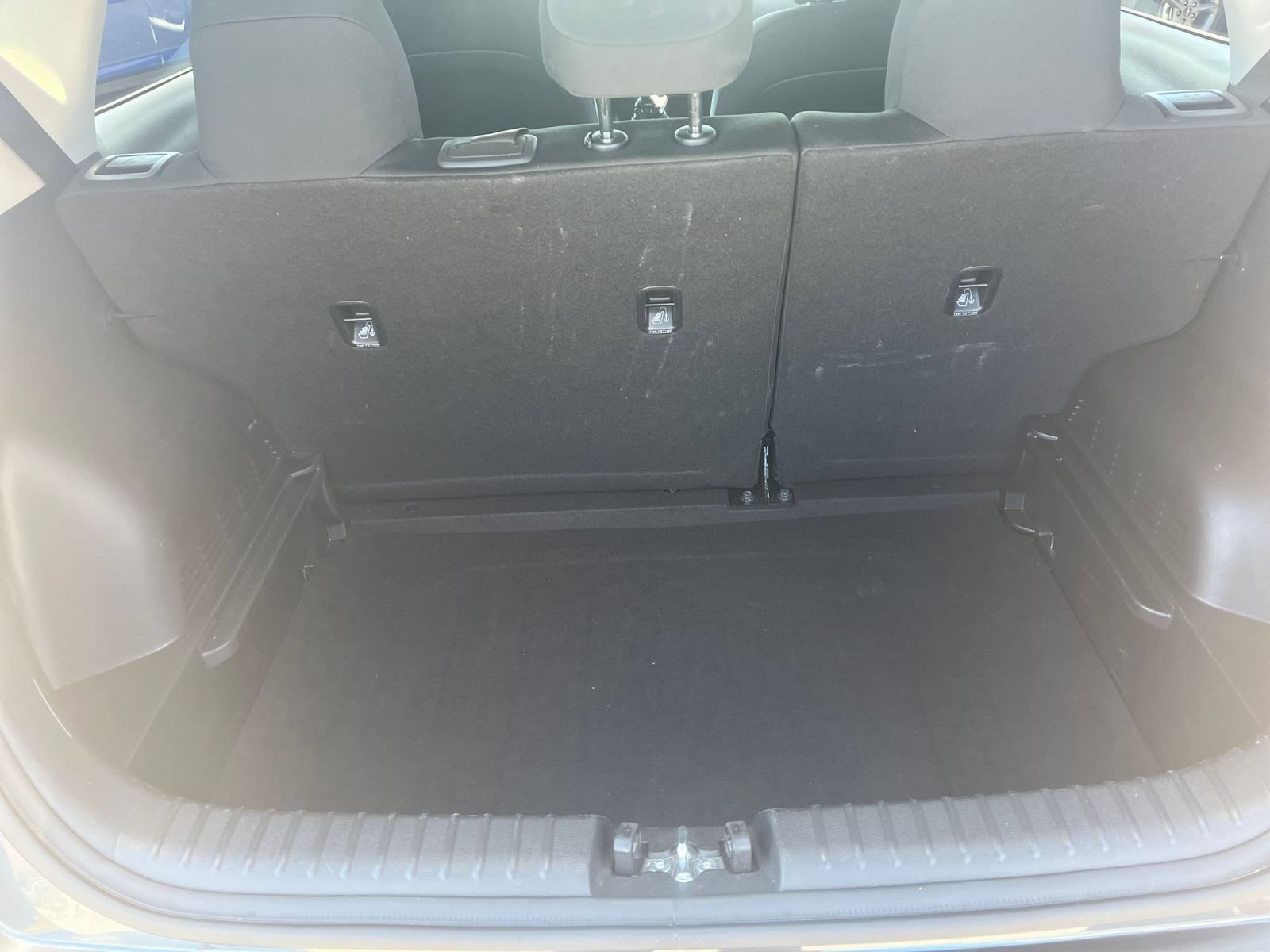 Used 2025 Kia Soul LX w/ LX Technology Package FWD image 29