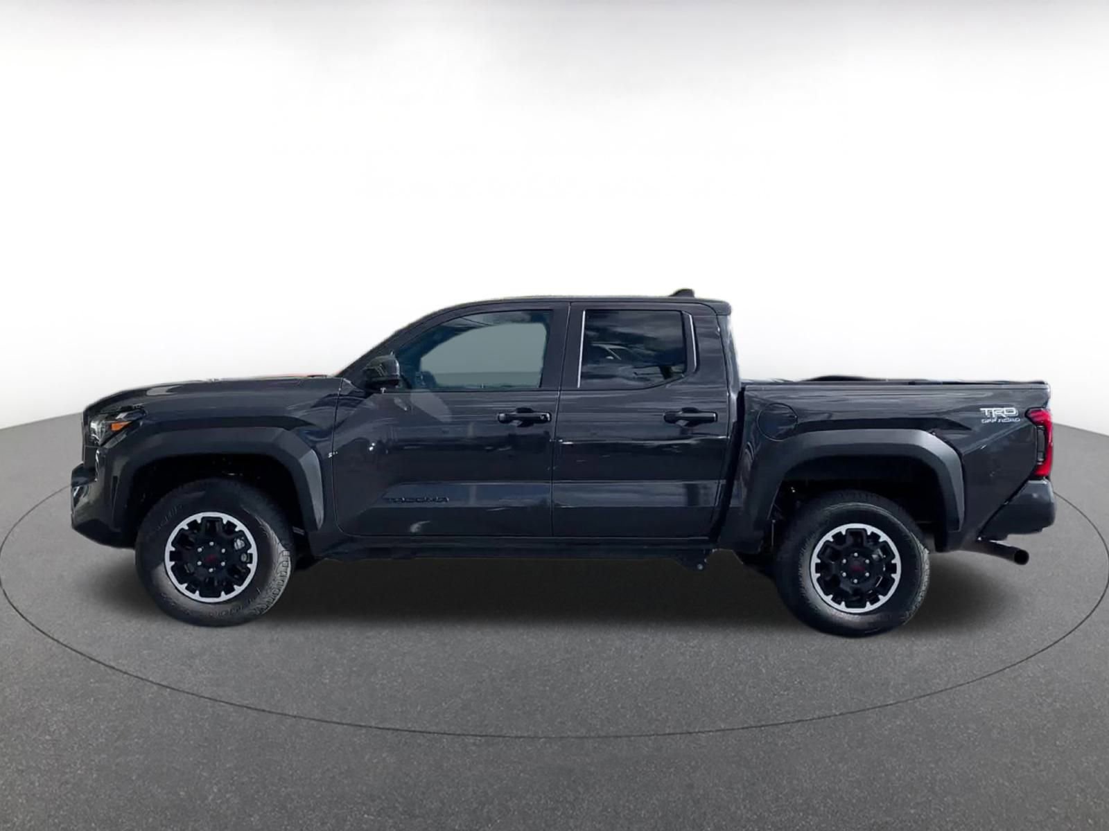 Used 2025 Toyota Tacoma TRD Off-Road image 9