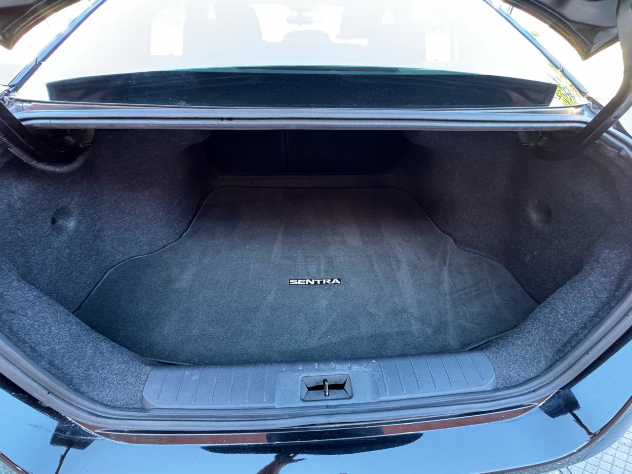 Used 2020 Nissan Sentra SV FWD image 10
