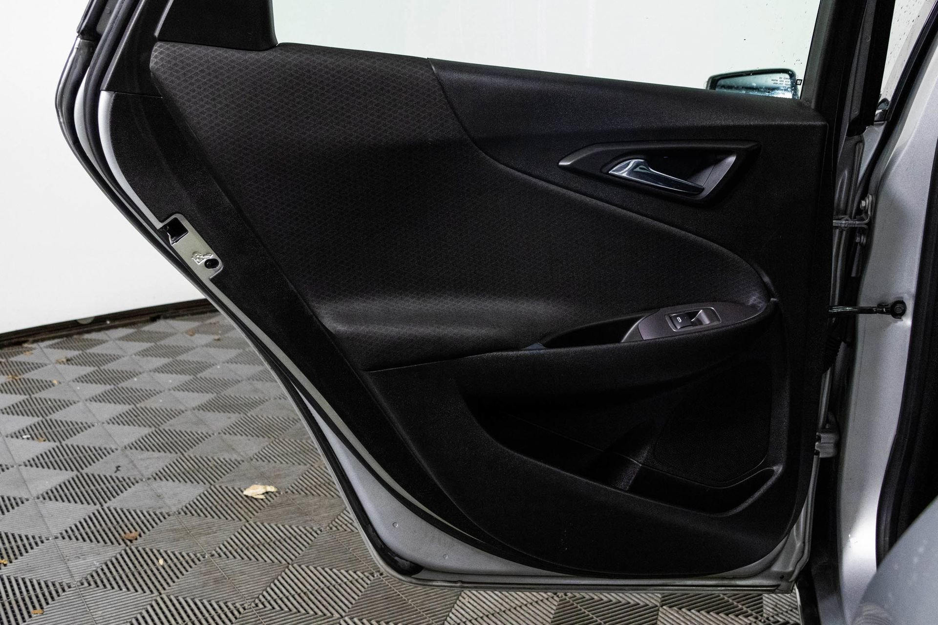 Used 2018 Chevrolet Malibu LT image 35