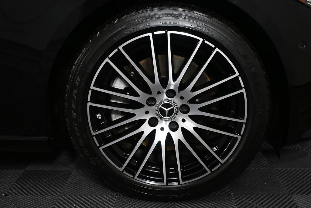 Certified 2022 Mercedes-Benz C 300 Sedan w/ Exclusive Trim Package image 35