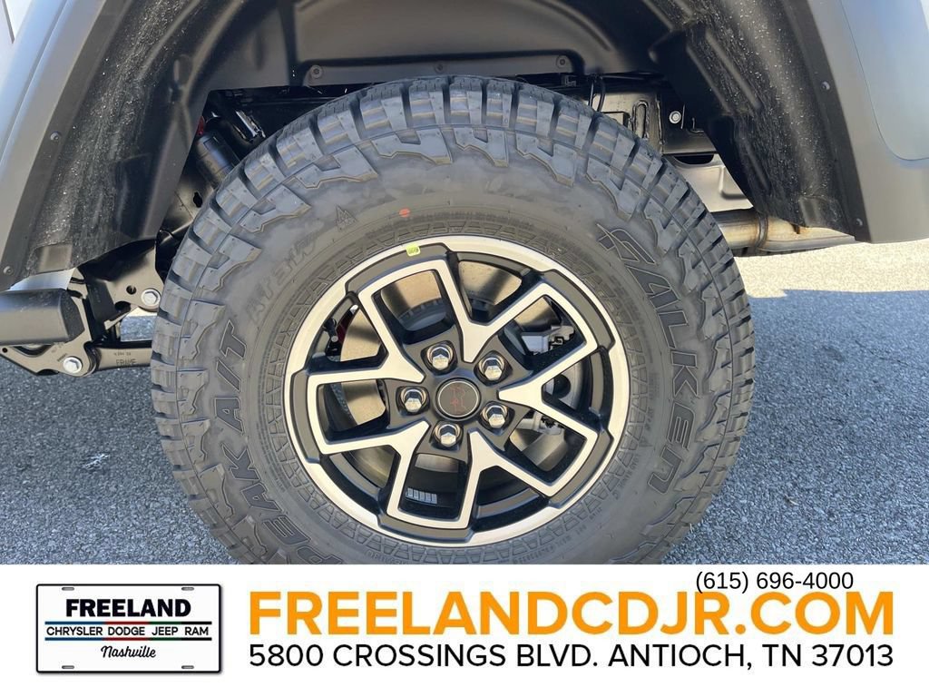 New 2025 Jeep Gladiator Rubicon w/ Convenience Group AWD/4WD image 9