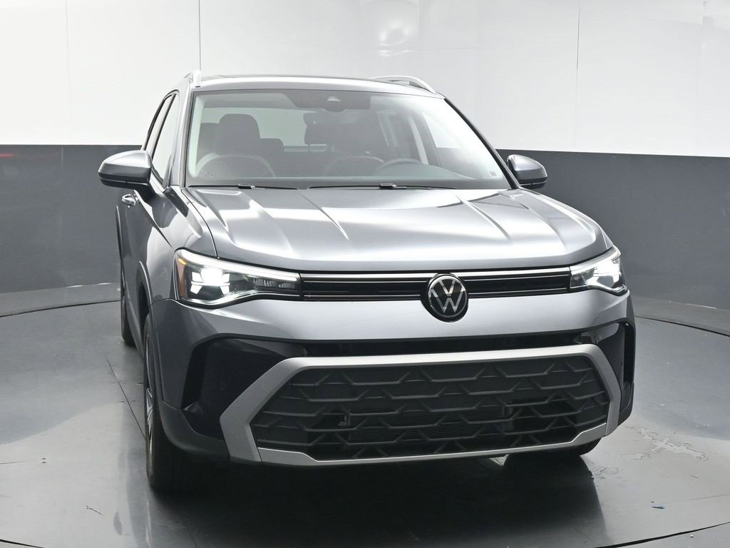 New 2025 Volkswagen Taos SE image 2