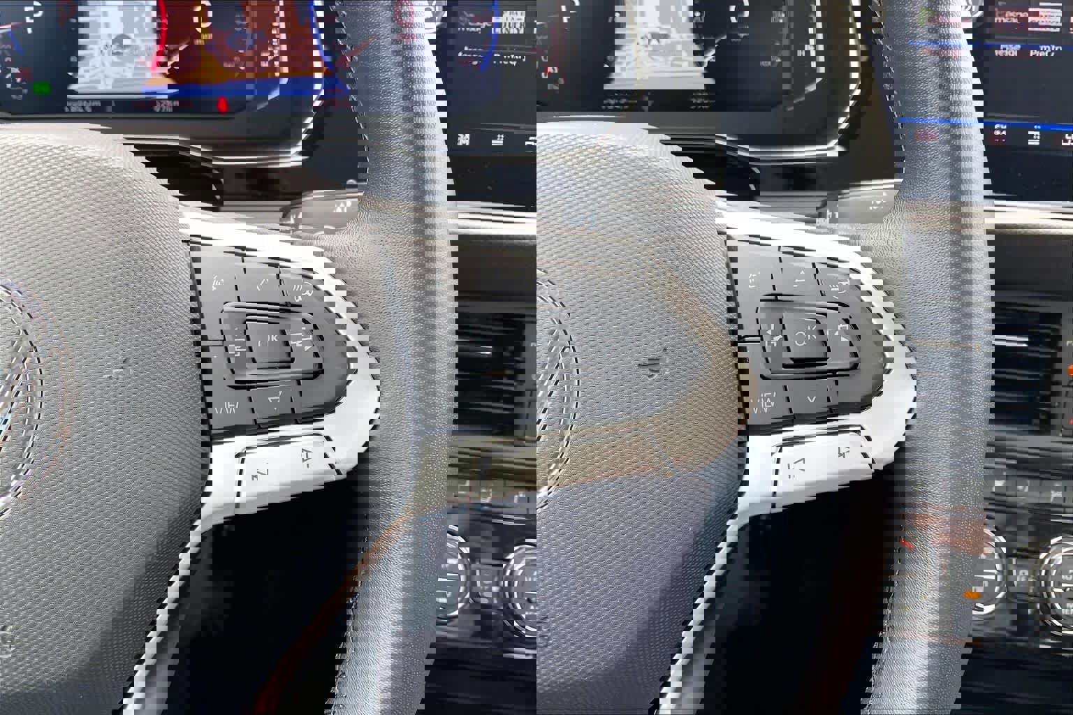 Used 2024 Volkswagen Jetta SEL FWD image 25