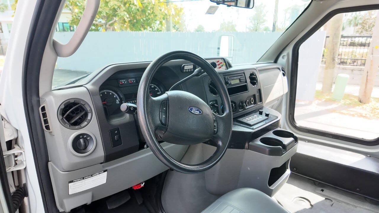 Used 2010 Ford E-450 and Econoline 450 Super Duty RWD image 7