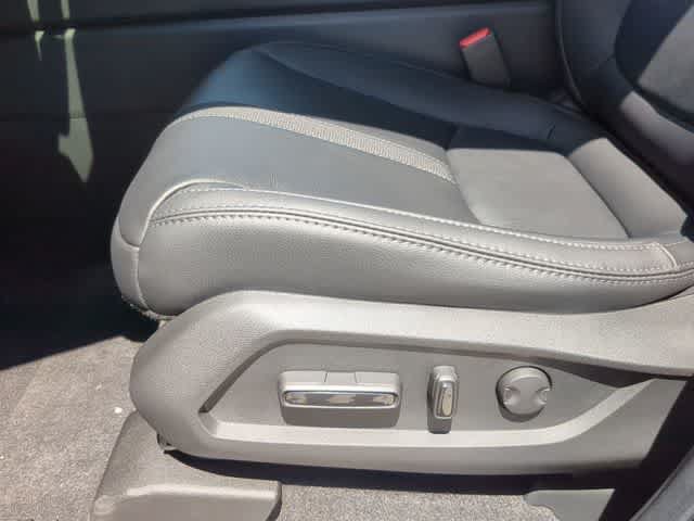 Used 2025 Honda Pilot EX-L image 17