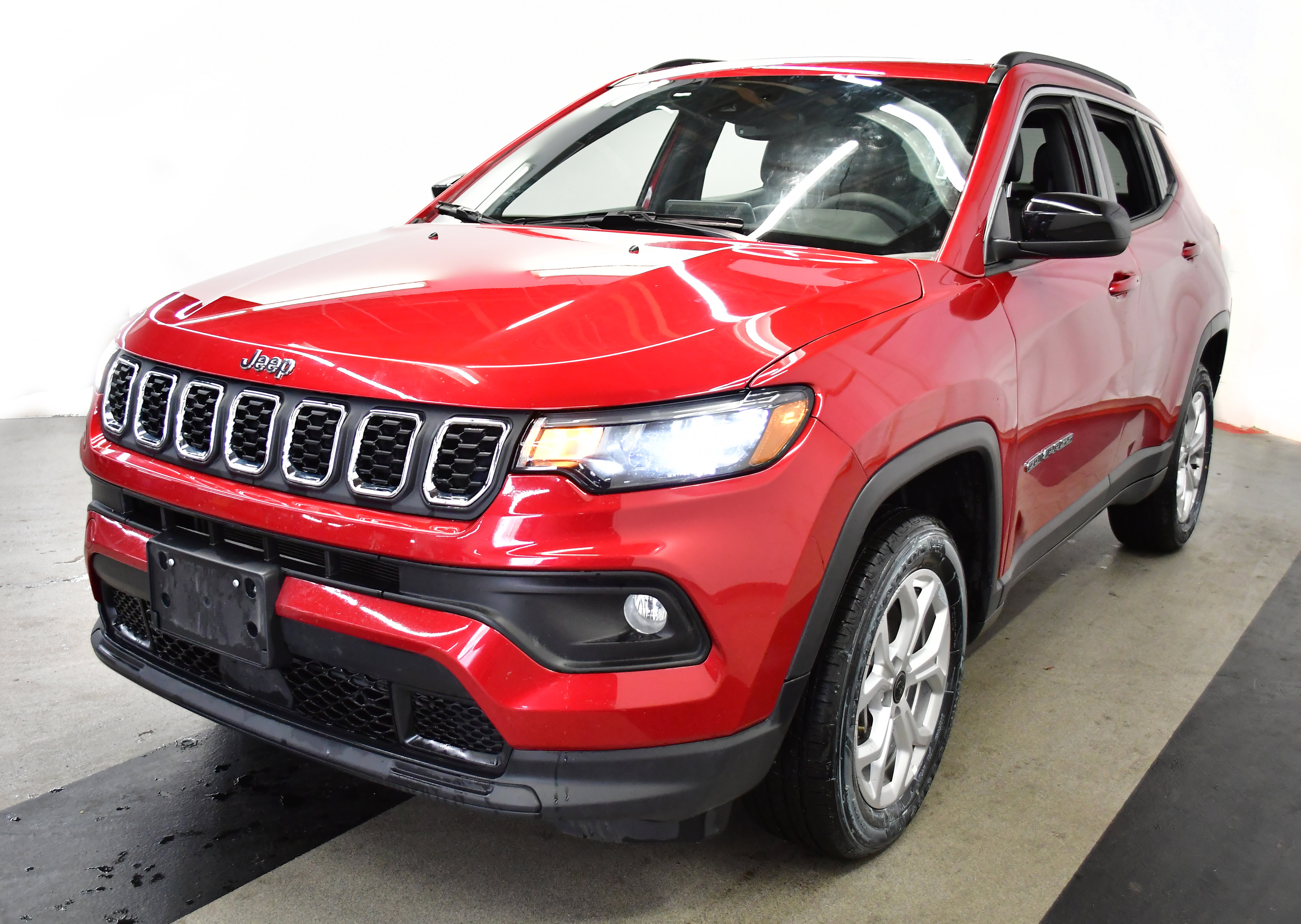 Used 2025 Jeep Compass Latitude w/ Sun & Sound Group image 4