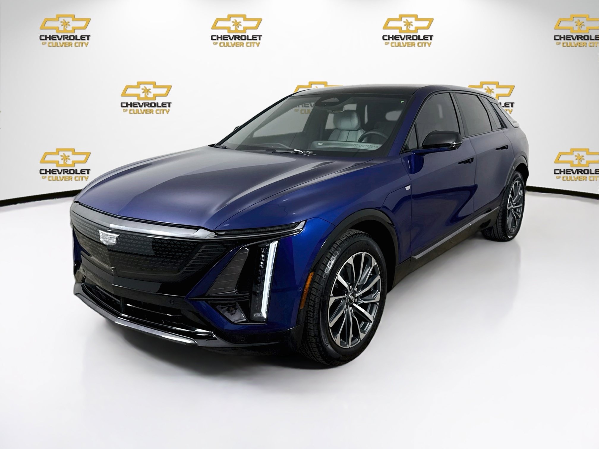 Used 2025 Cadillac Lyriq Sport RWD image 3