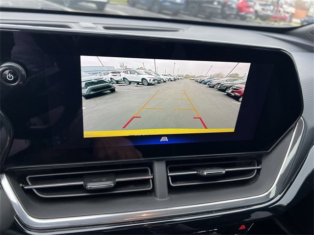 Used 2024 Chevrolet Trax RS w/ Sunroof Package image 21