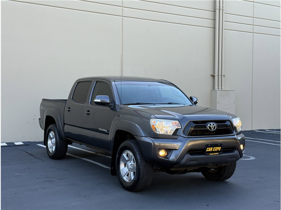 Used 2014 Toyota Tacoma PreRunner RWD image 2