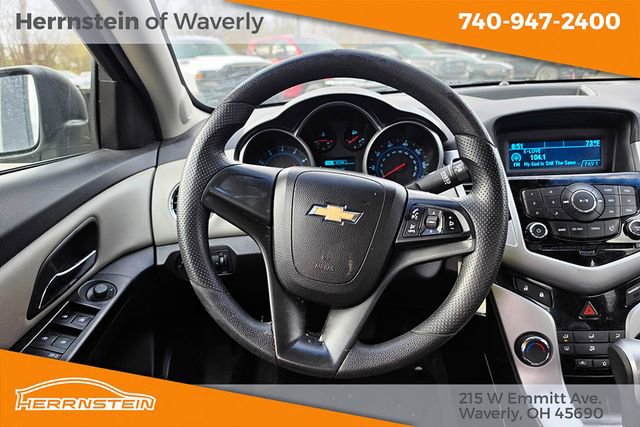 Used 2013 Chevrolet Cruze LS image 9