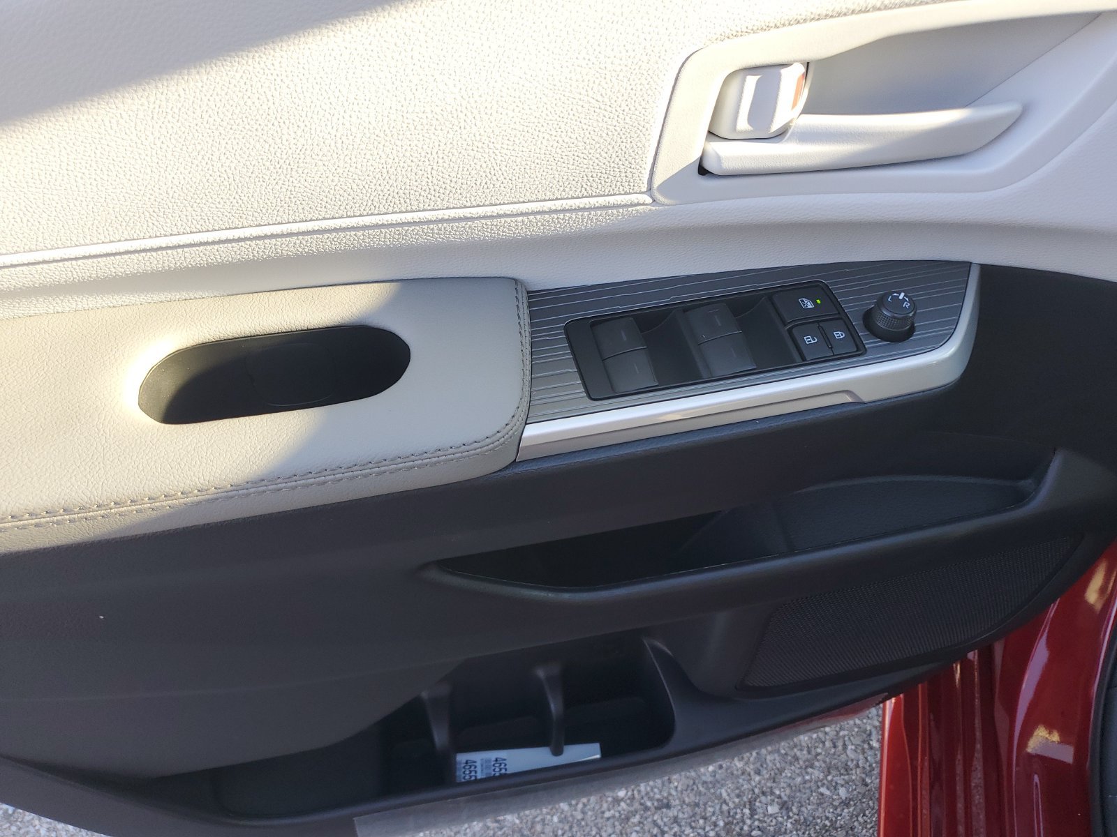 New 2026 Toyota Sienna LE FWD image 18