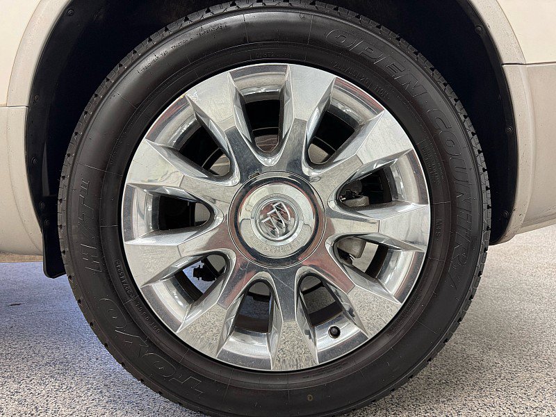 Used 2011 Buick Enclave CXL image 24