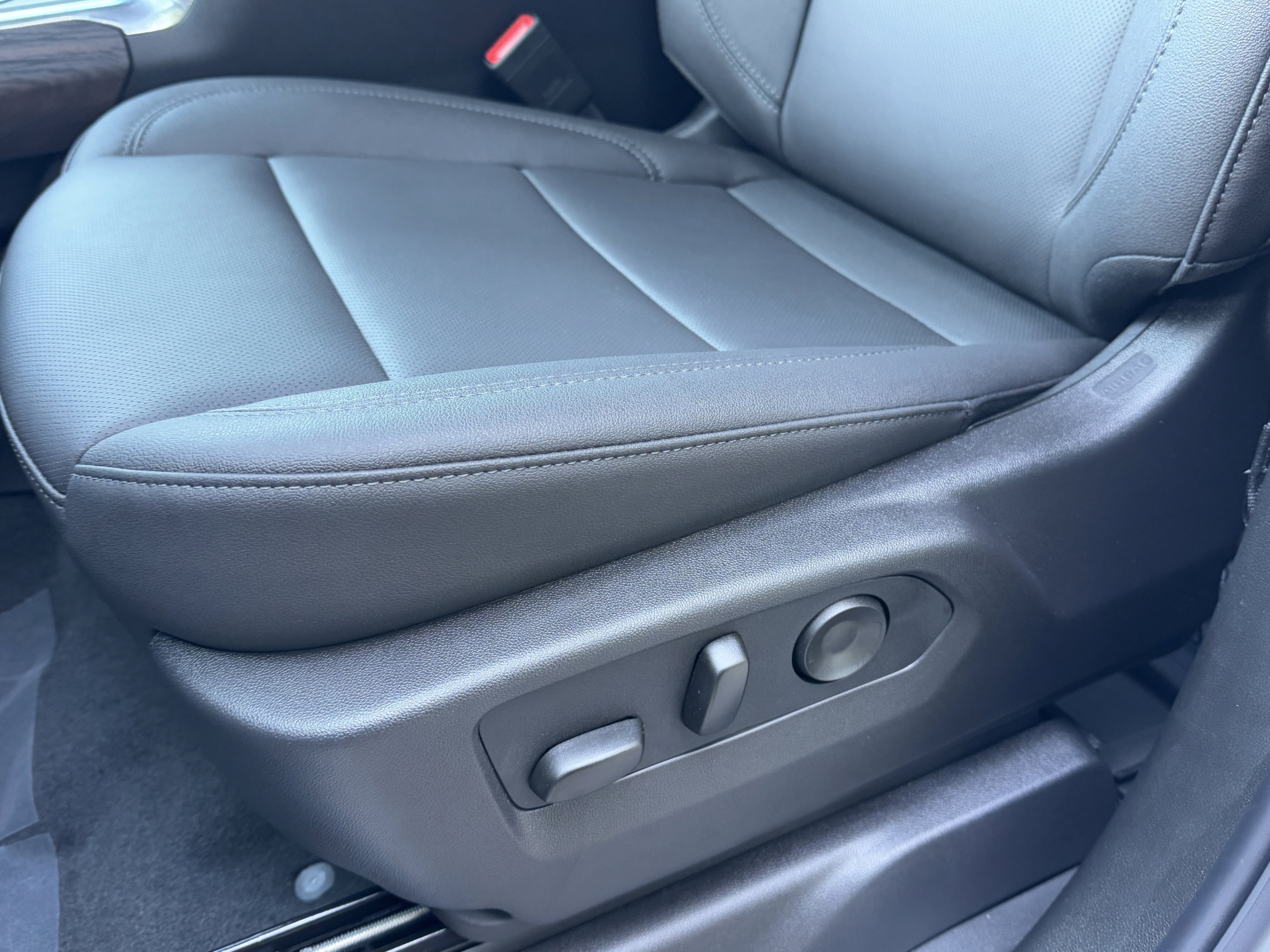 New 2026 GMC Sierra 2500 SLT w/ SLT Premium Package image 13