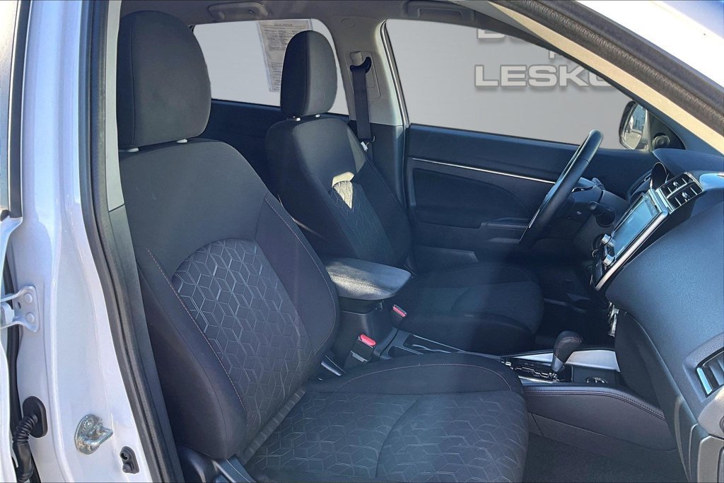 Used 2025 Mitsubishi Outlander Sport LE AWD/4WD image 7