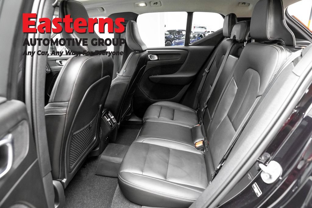Used 2025 Volvo XC40 B5 Plus AWD/4WD image 21