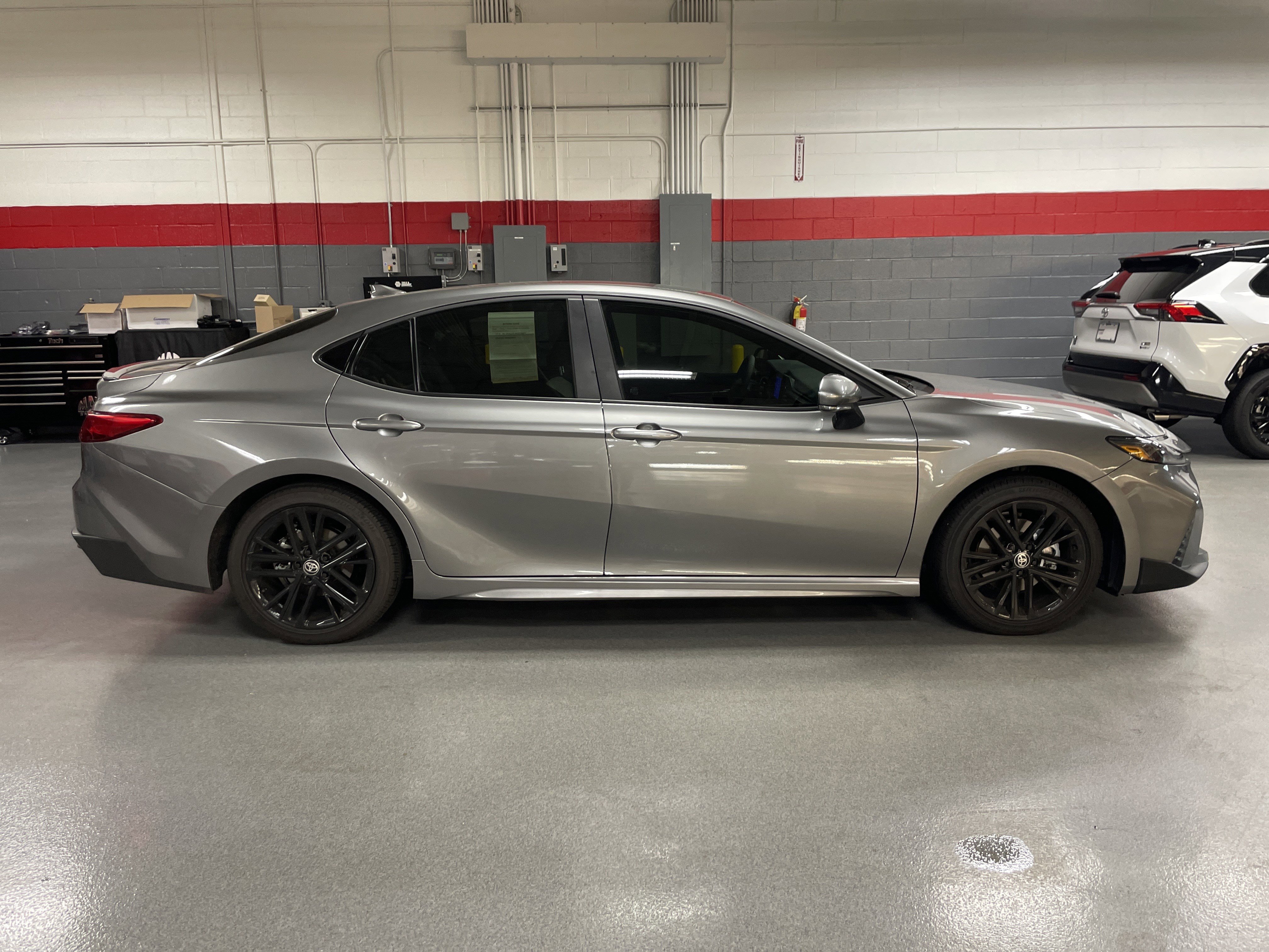 Used 2026 Toyota Camry SE w/ Convenience Package FWD image 7