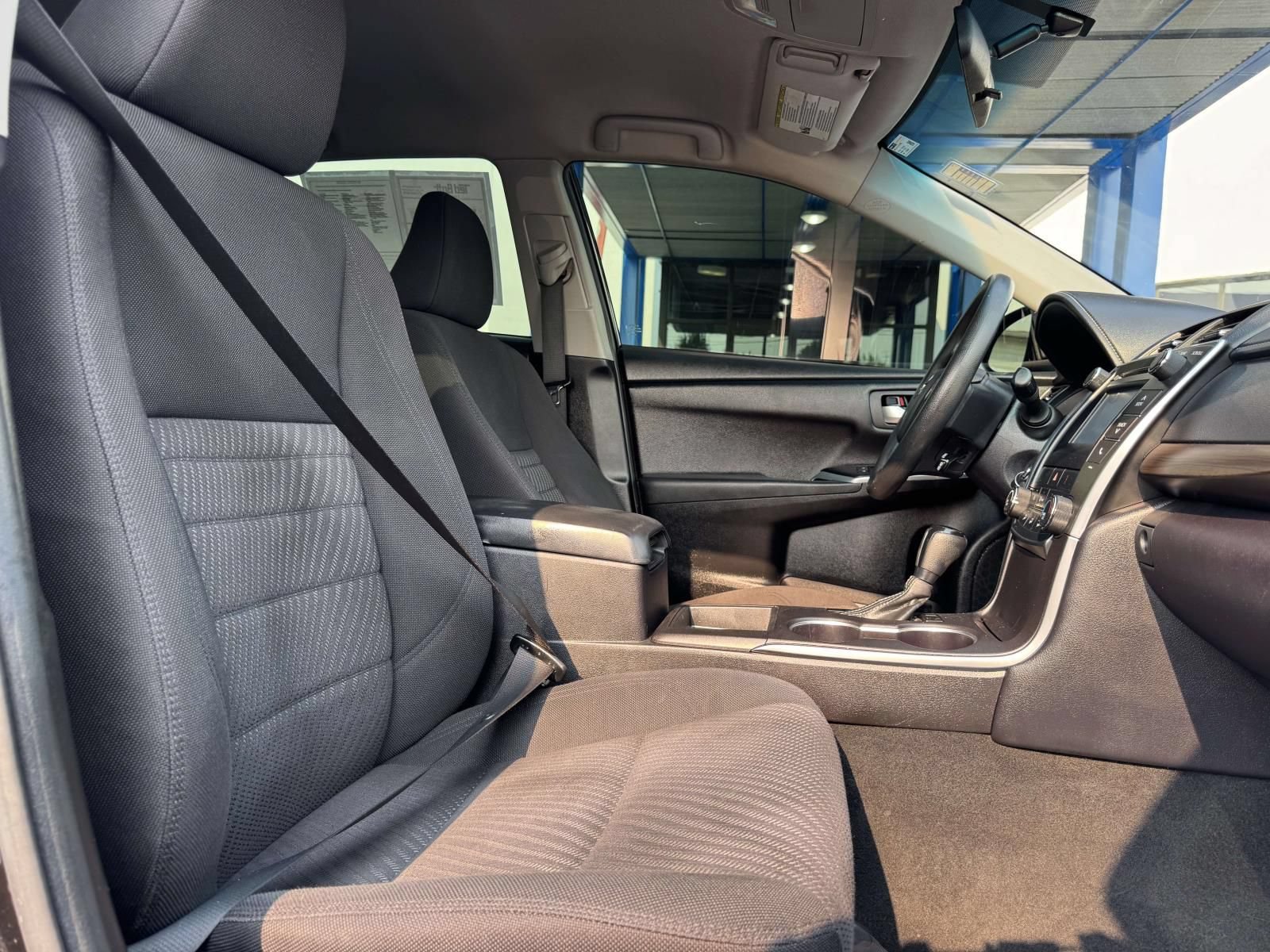 Used 2017 Toyota Camry LE FWD image 24