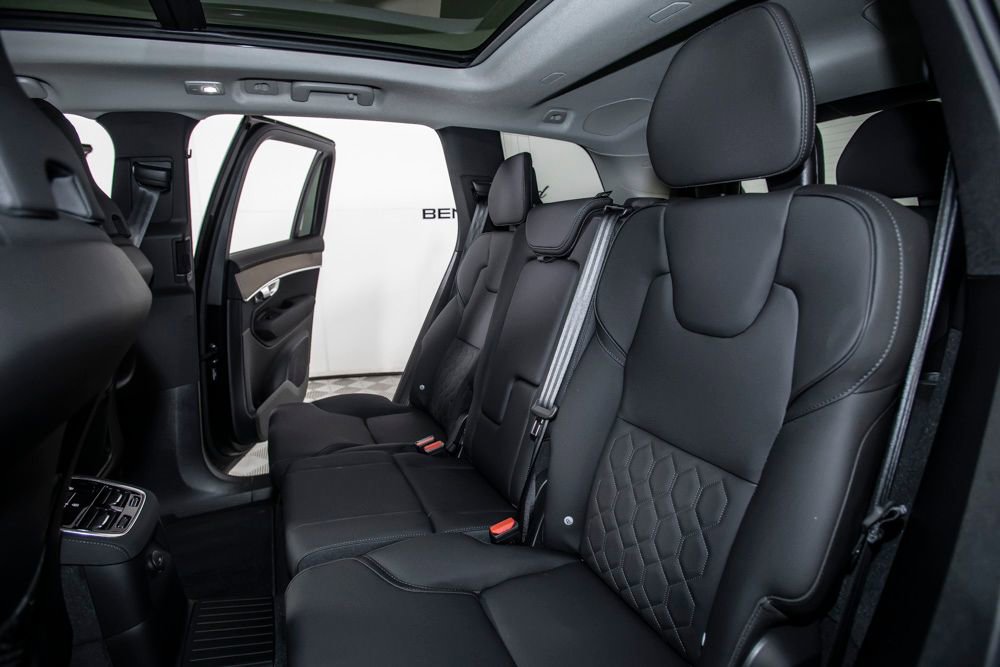 Used 2025 Volvo XC90 T8 Plus w/ Protection Package Premier image 20