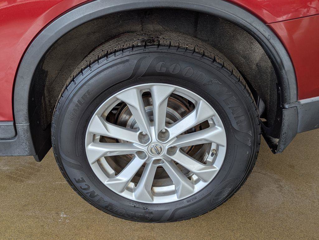 Used 2016 Nissan Rogue SV image 24