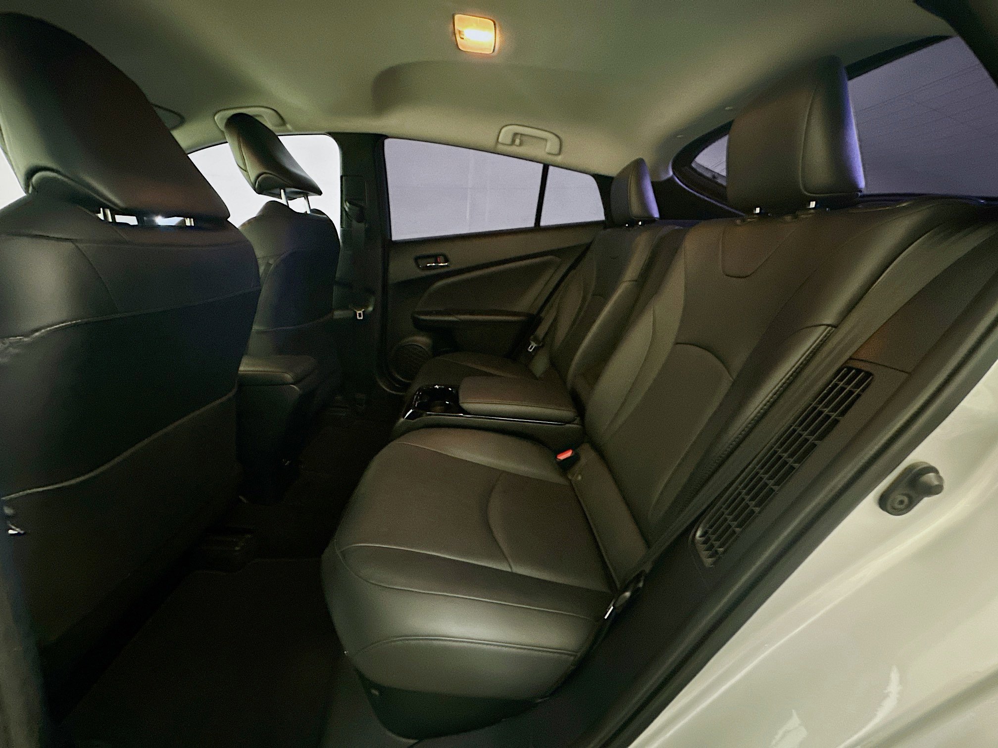 Used 2019 Toyota Prius Prime Premium w/ Carpet Mat Package FWD image 26