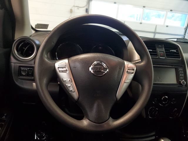 Used 2016 Nissan Versa SV w/ SV Tech Package FWD image 15