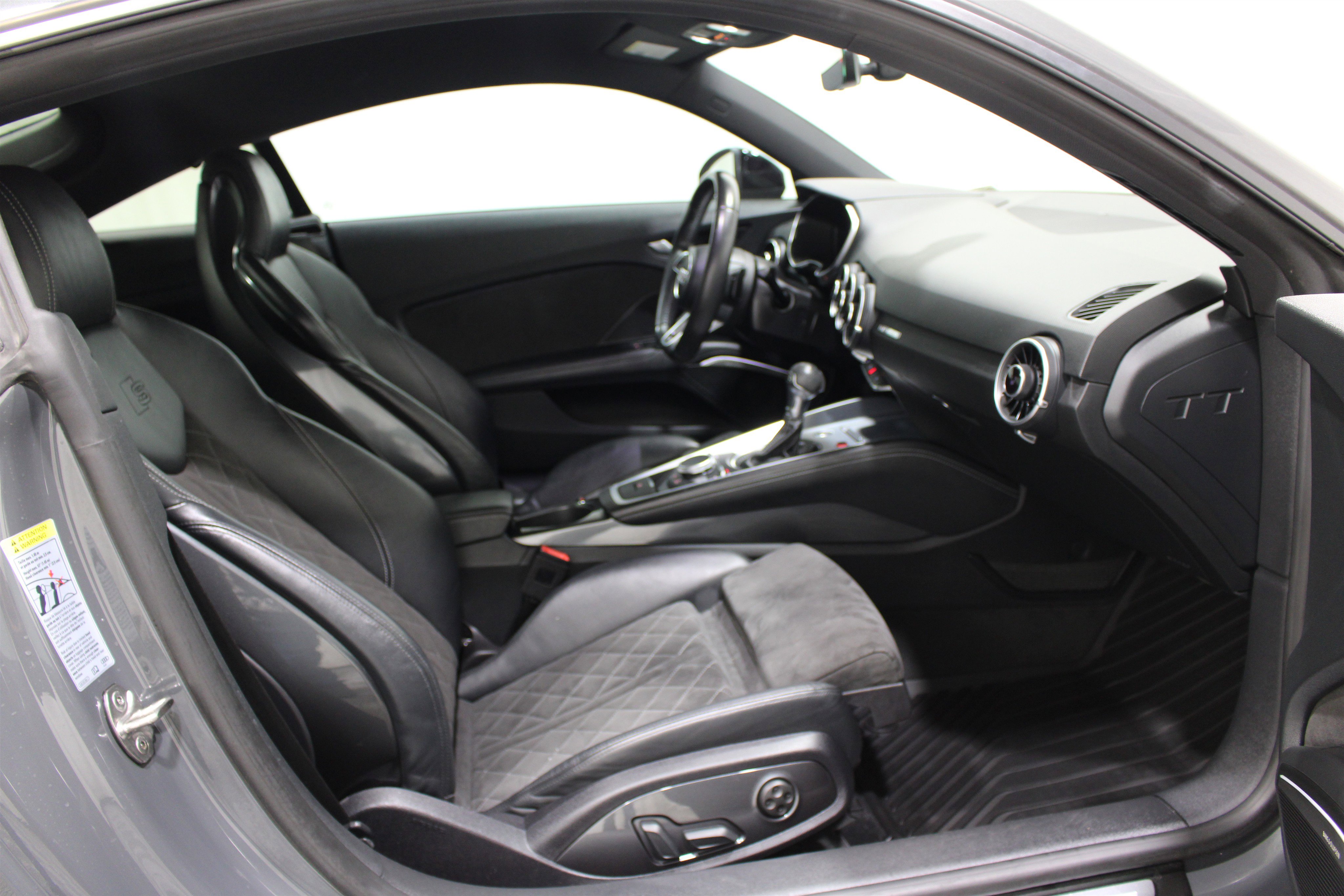 Used 2018 Audi TT 2.0T w/ Technology Package image 26