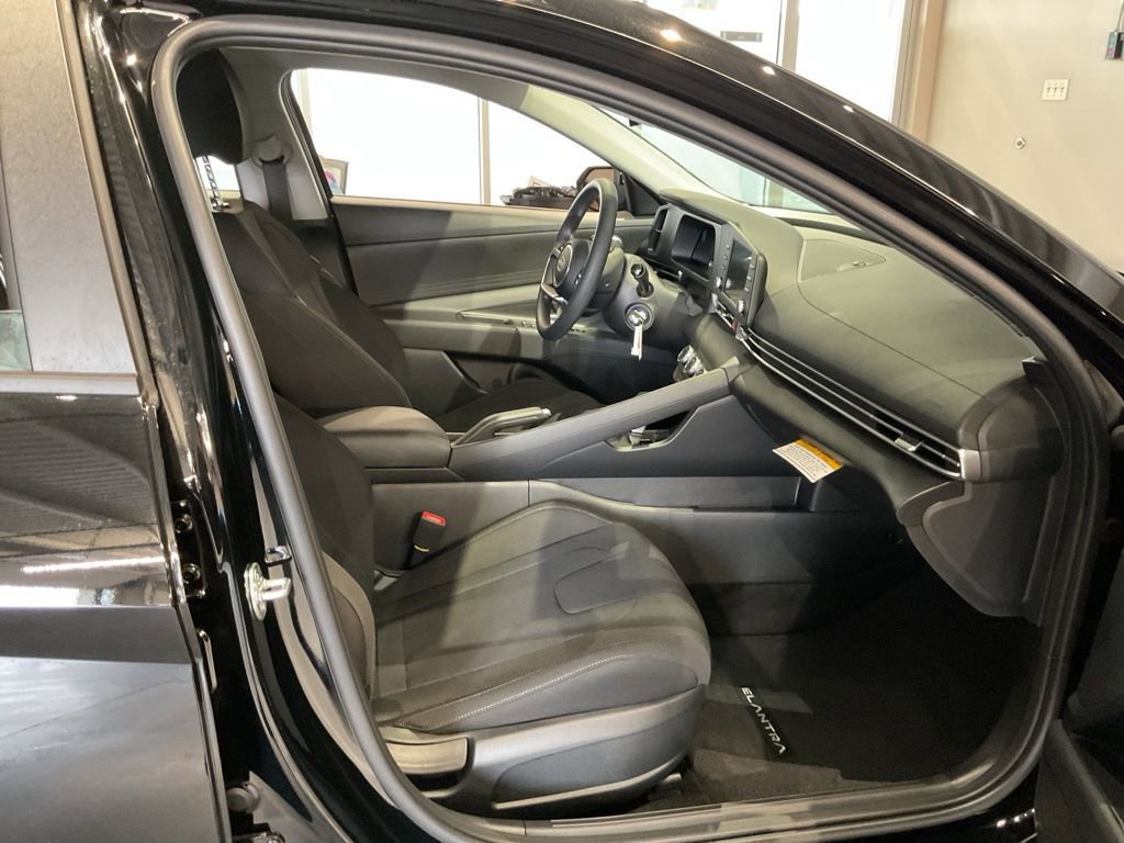 New 2026 Hyundai Elantra SE w/ Cargo Package image 20