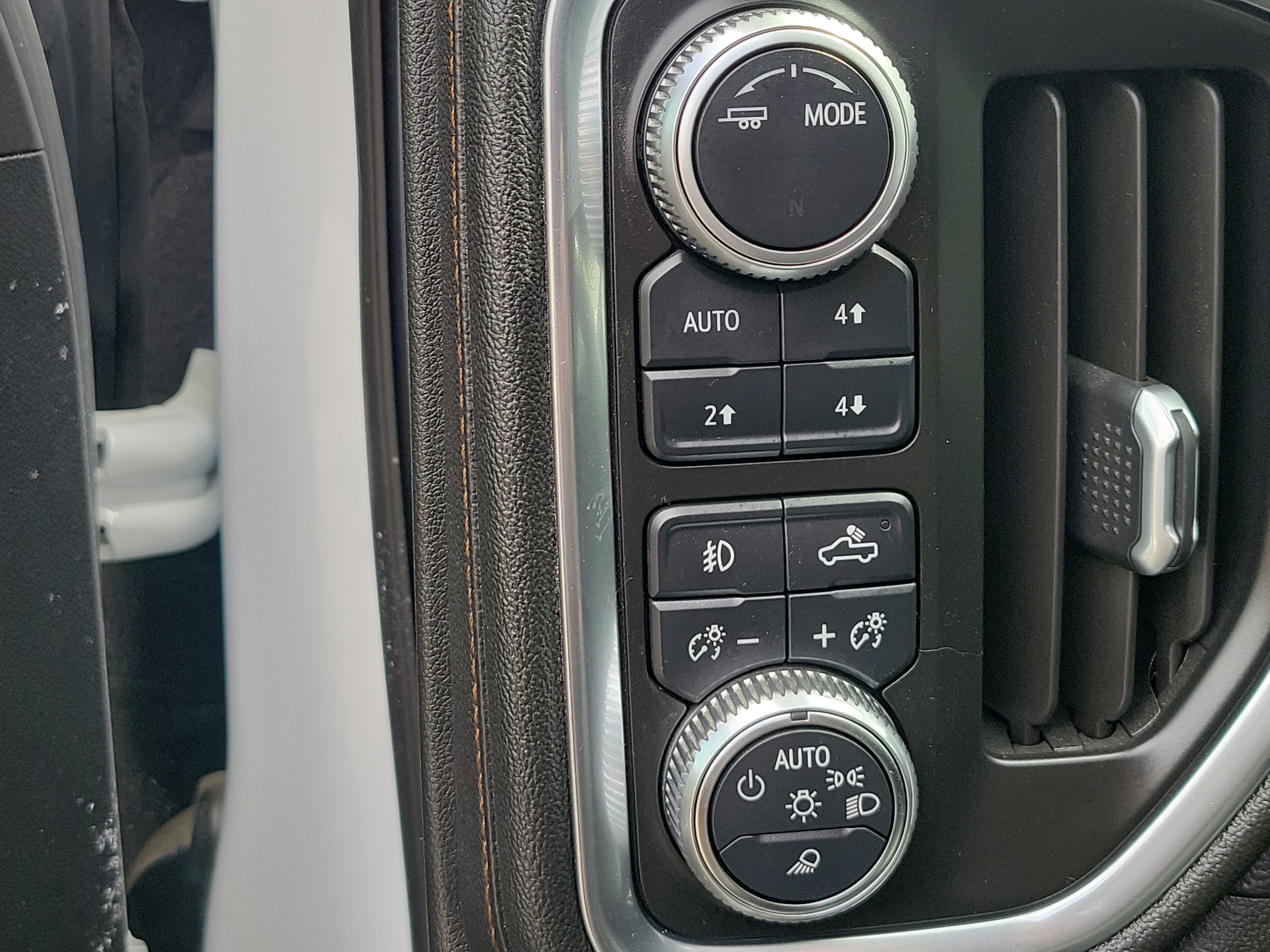 Used 2020 GMC Sierra 1500 AT4 w/ AT4 Preferred Package AWD/4WD image 30
