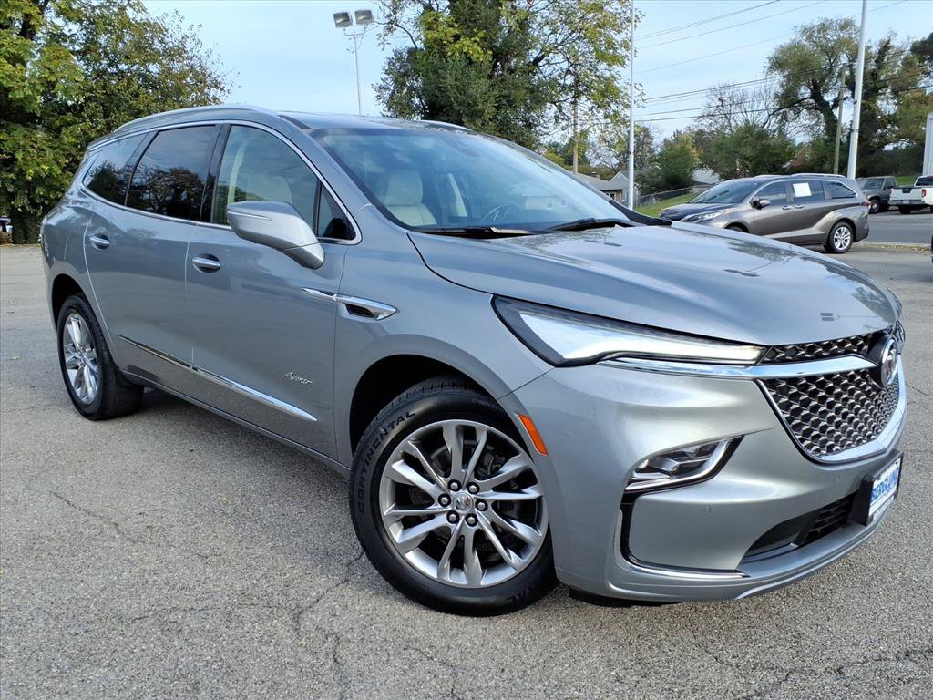 Used 2024 Buick Enclave Avenir w/ Avenir Technology Package AWD/4WD image 2