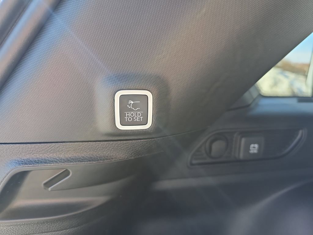 New 2026 Jeep Grand Cherokee Altitude image 13