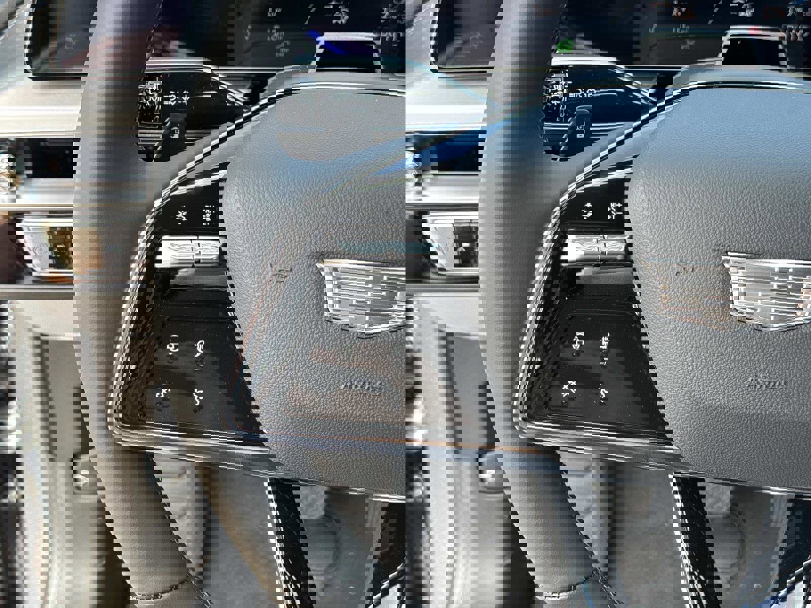 New 2026 Cadillac Lyriq Luxury image 30