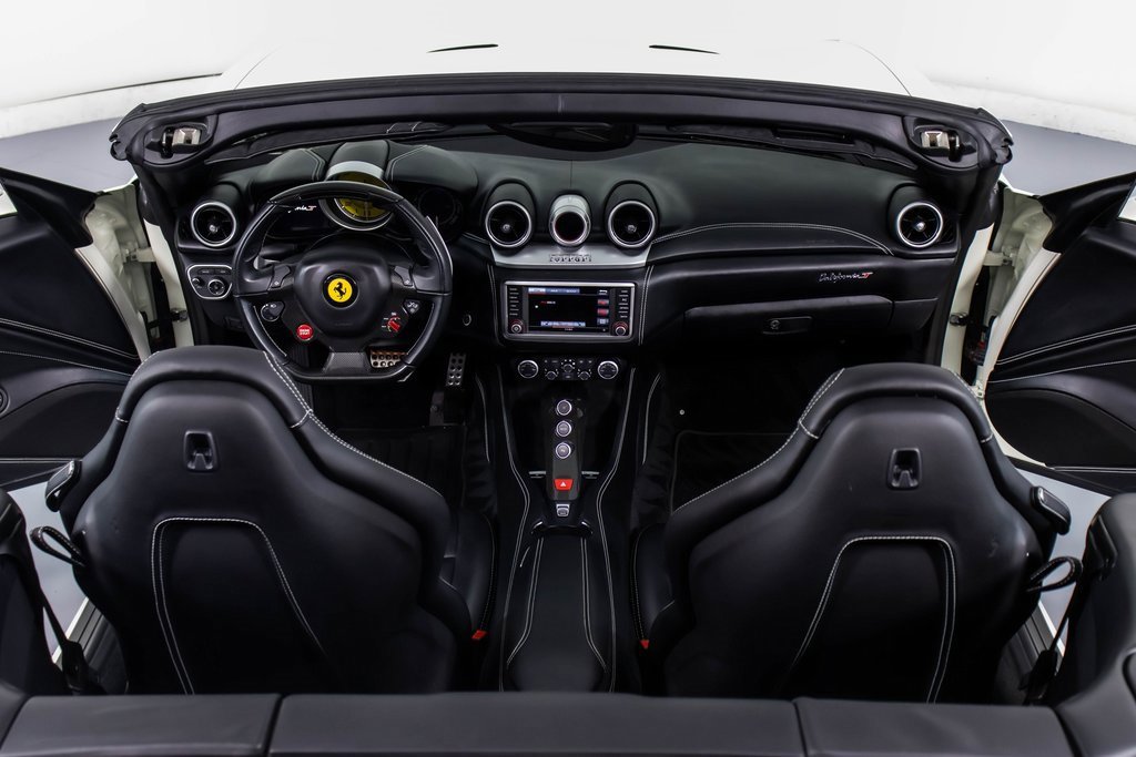 Certified 2017 Ferrari California T image 22