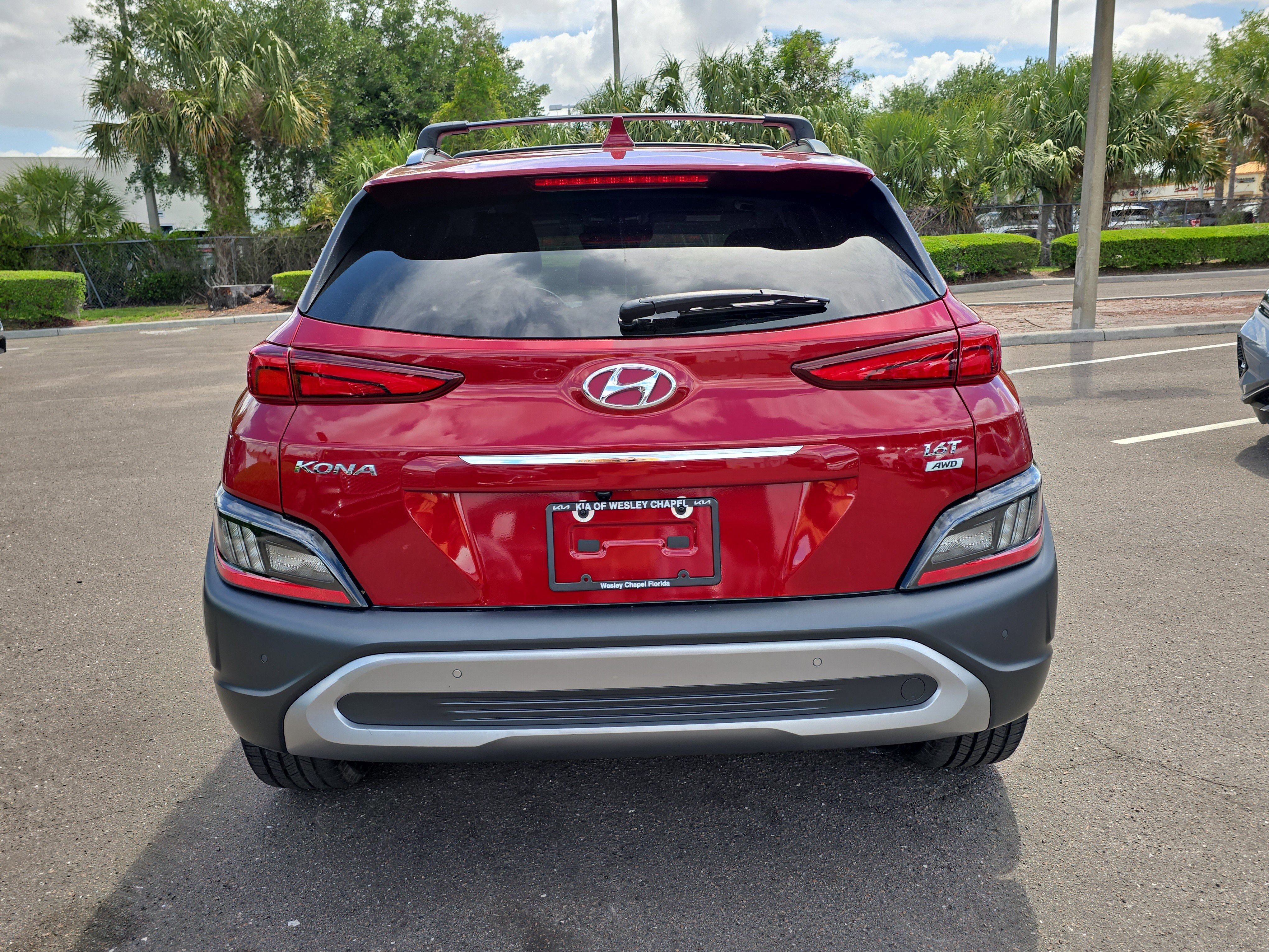 Used 2023 Hyundai Kona Limited AWD/4WD image 7