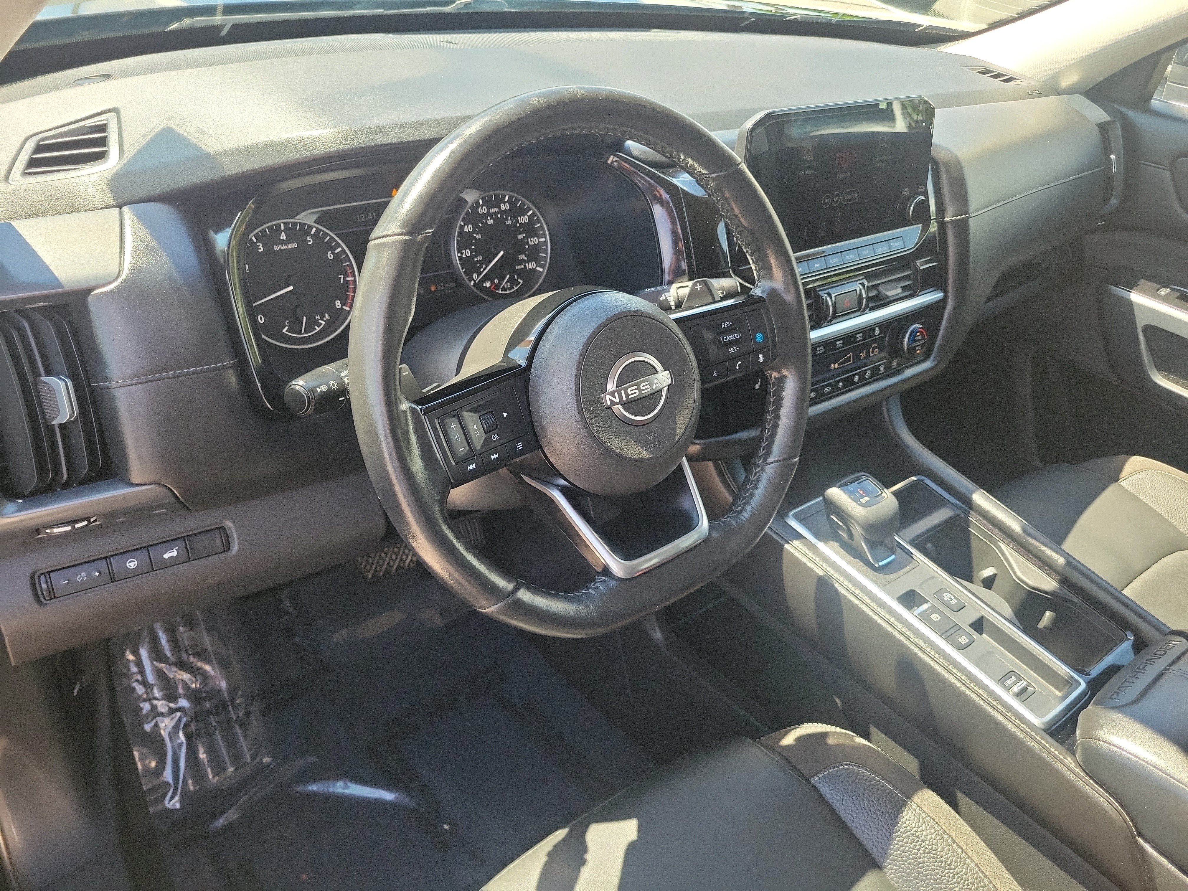 Used 2022 Nissan Pathfinder SL FWD image 7