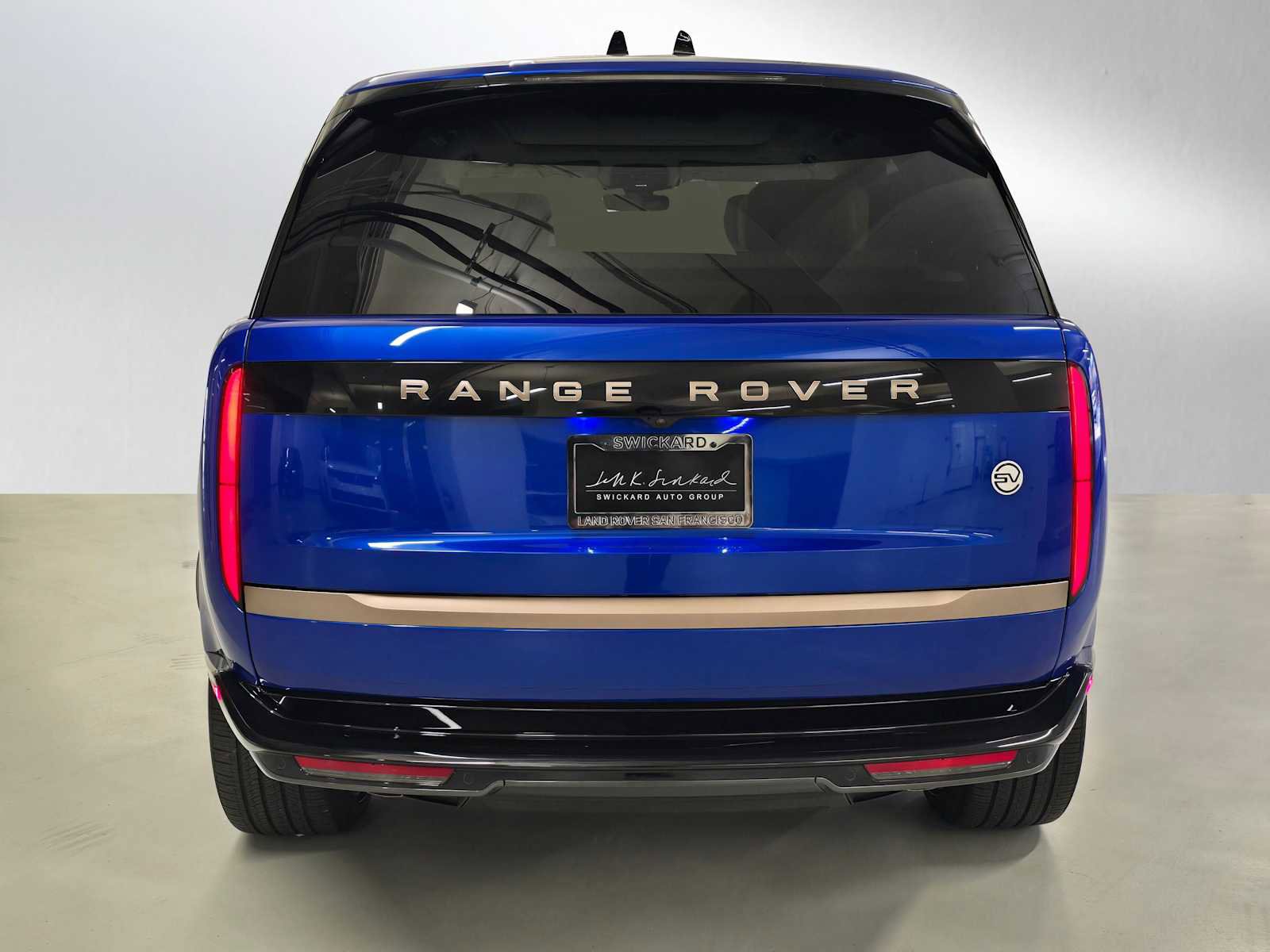 New 2025 Land Rover Range Rover SV image 4
