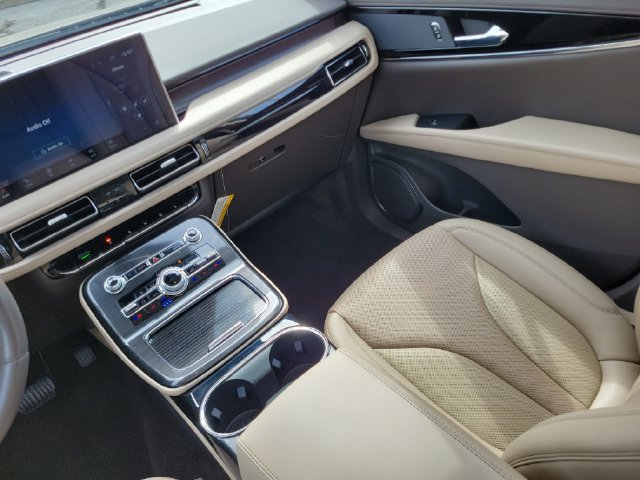 Certified 2023 Lincoln Nautilus Reserve AWD/4WD image 28