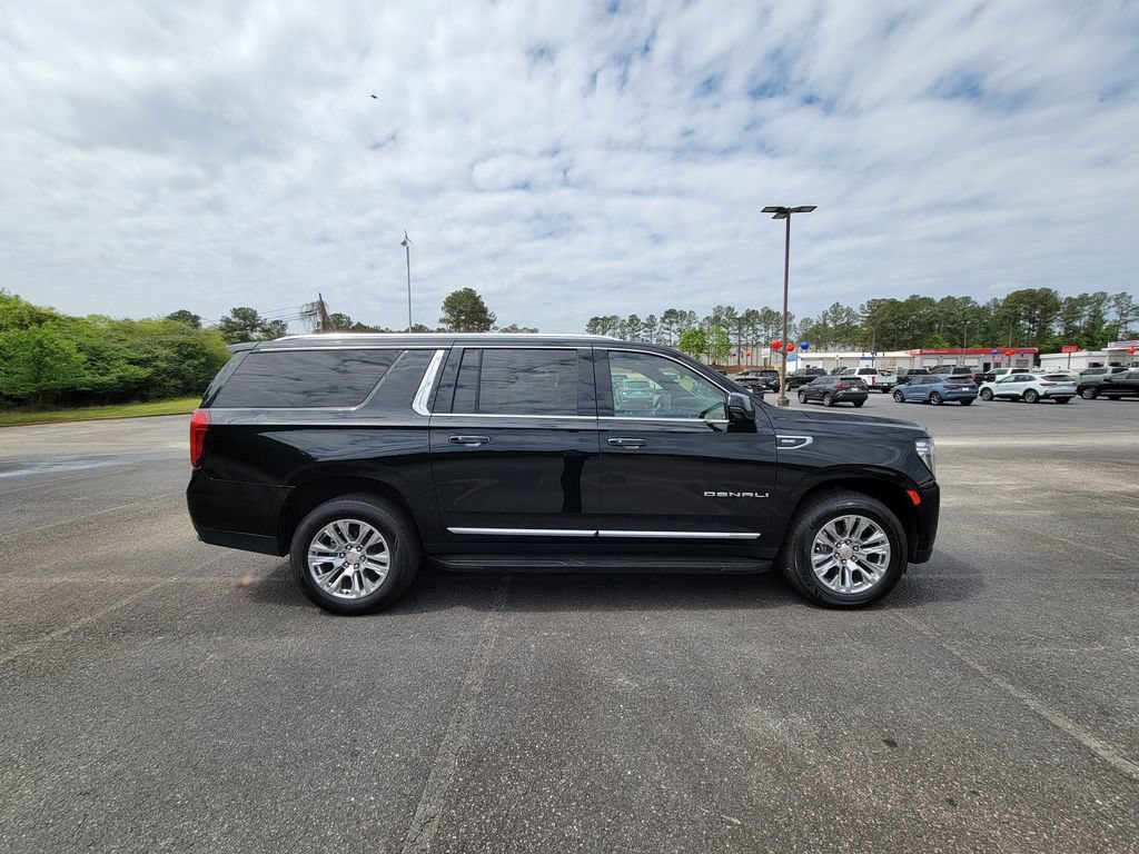 Used 2024 GMC Yukon XL Denali AWD/4WD image 7