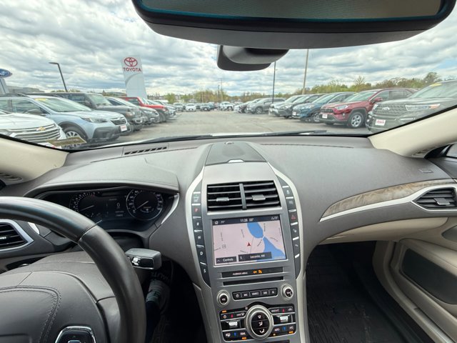 Used 2019 Lincoln MKZ Reserve w/ Luxury Package AWD/4WD image 2