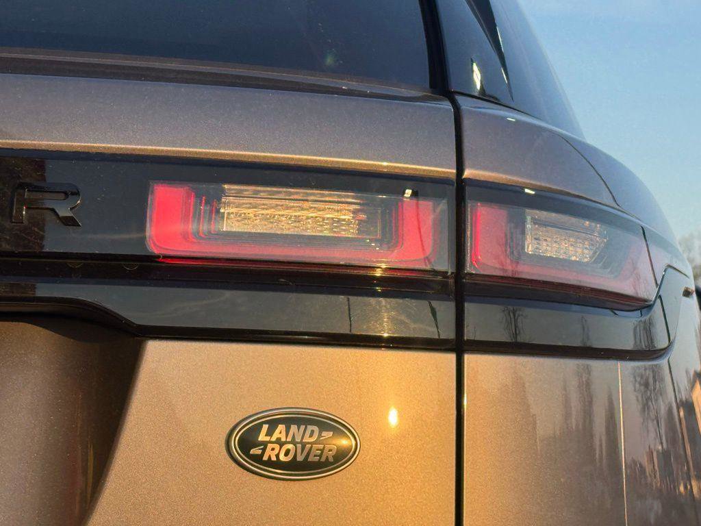 Used 2020 Land Rover Range Rover Velar S image 19
