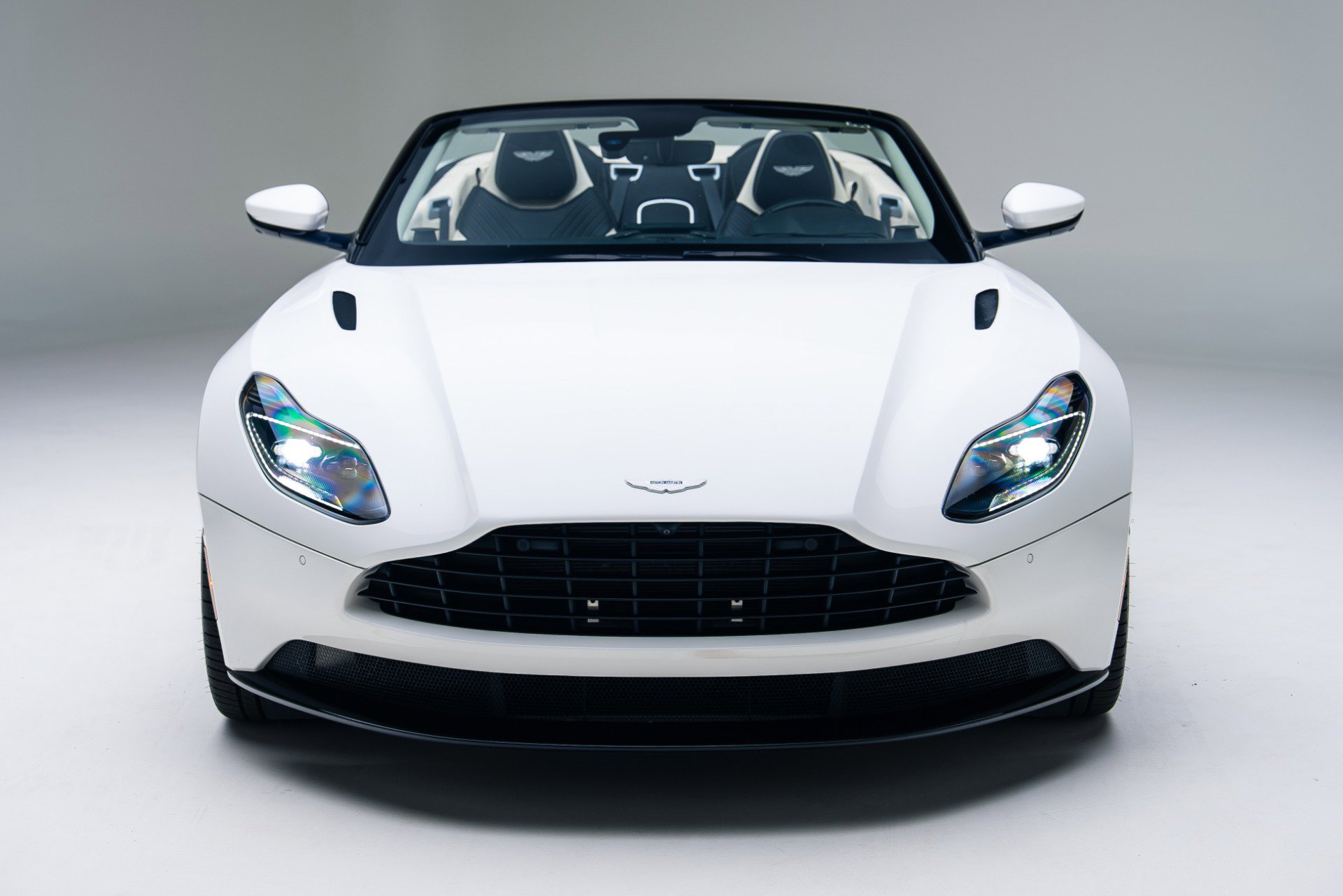 Used 2020 Aston Martin DB11 Volante image 9