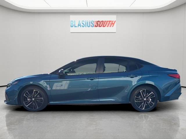 Used 2025 Toyota Camry XSE FWD image 4