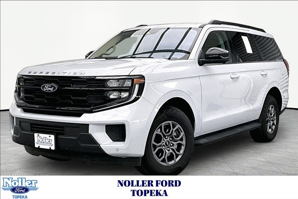 Certified 2025 Ford Expedition Active AWD/4WD image 1