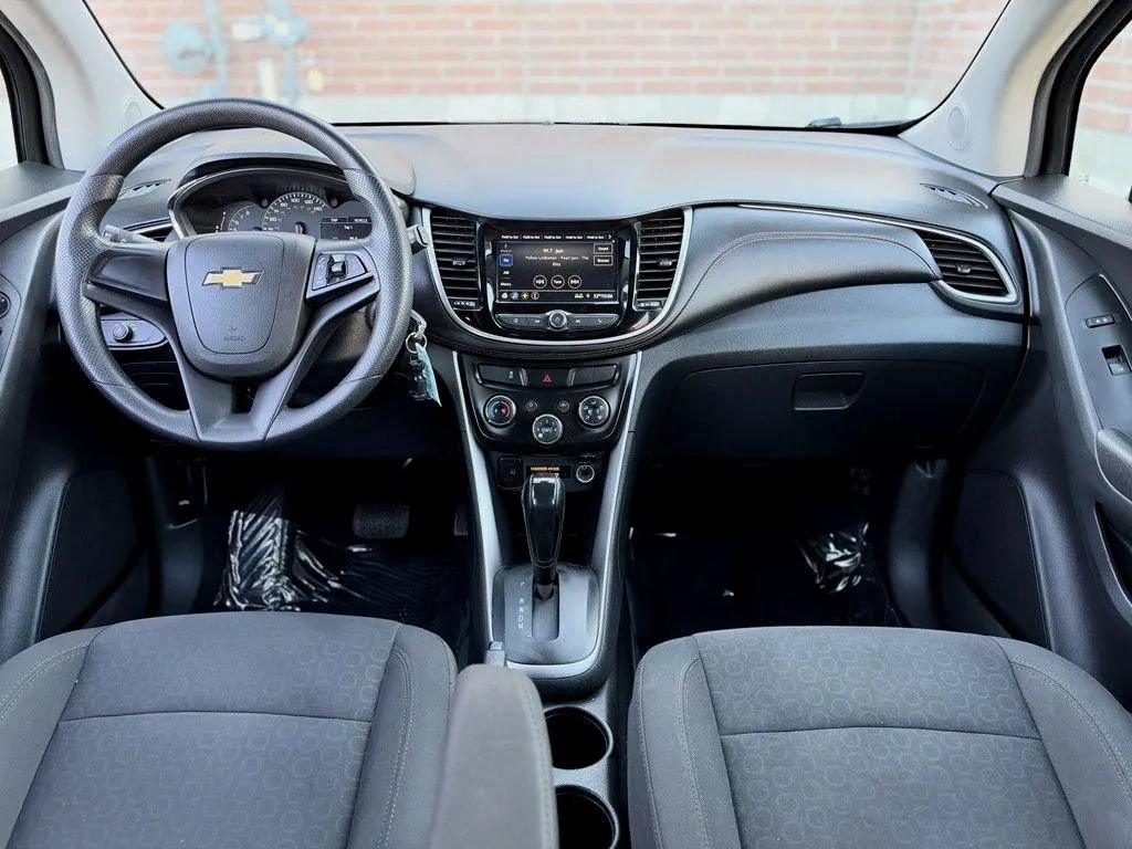Used 2020 Chevrolet Trax LS FWD image 11