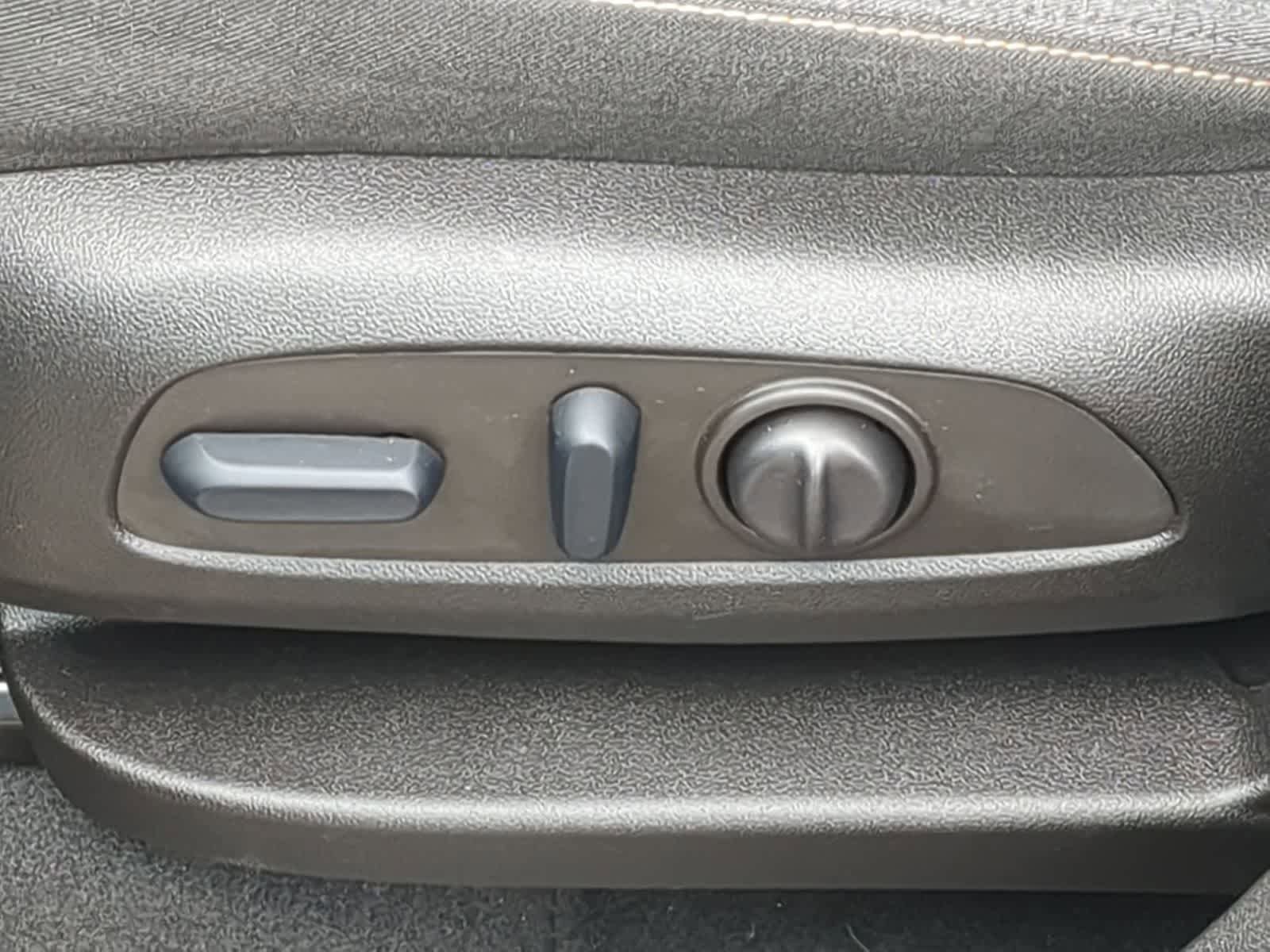 Used 2023 Chevrolet Equinox LT AWD/4WD image 17