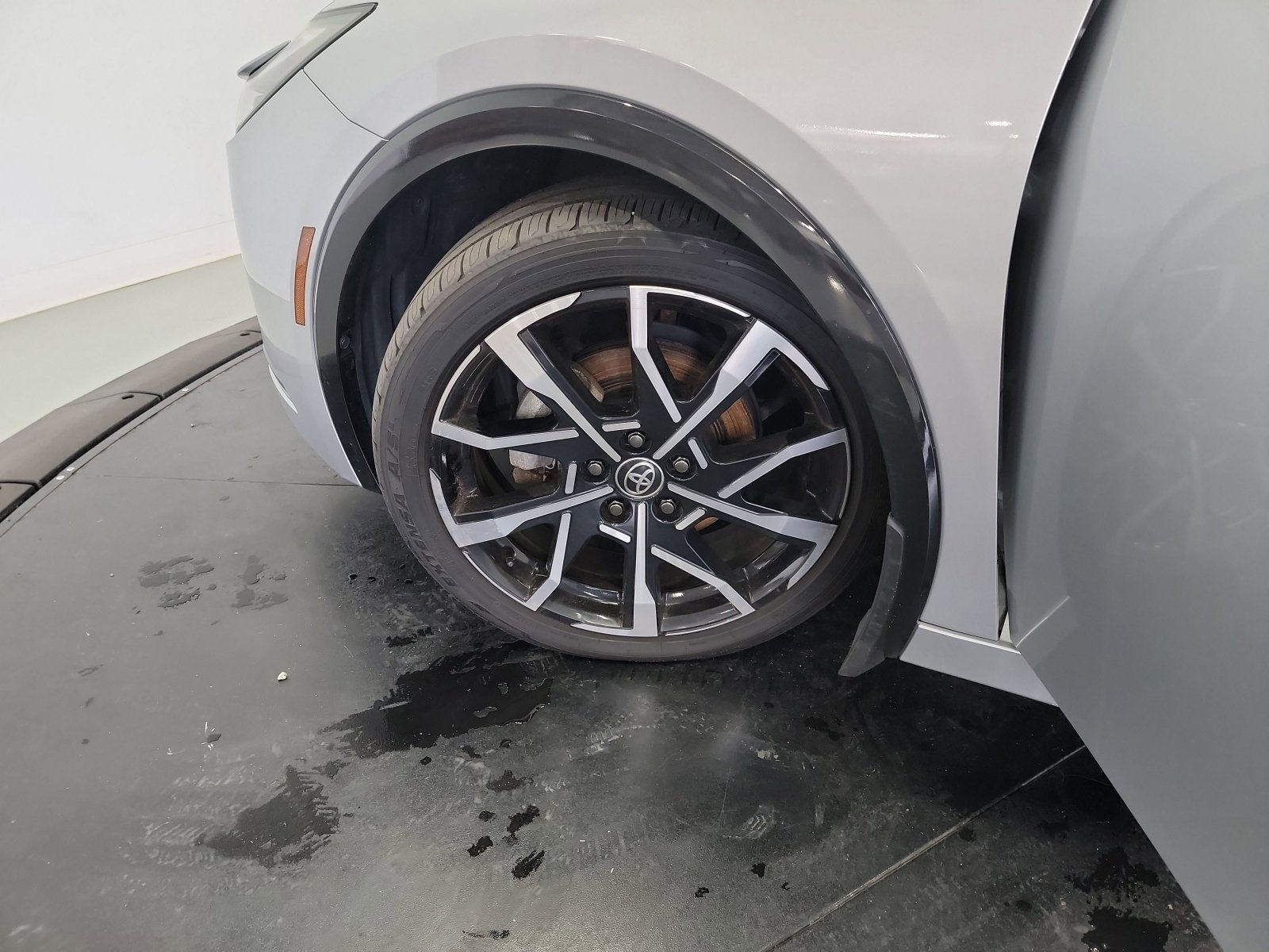 Used 2023 Toyota Prius Prime FWD image 29