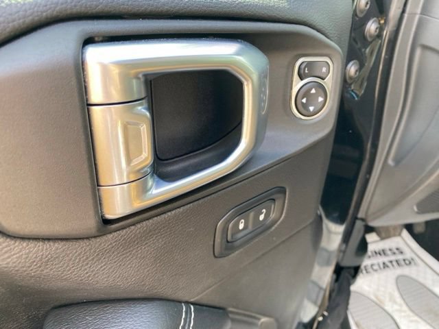 Used 2022 Jeep Wrangler Unlimited Sahara AWD/4WD image 22